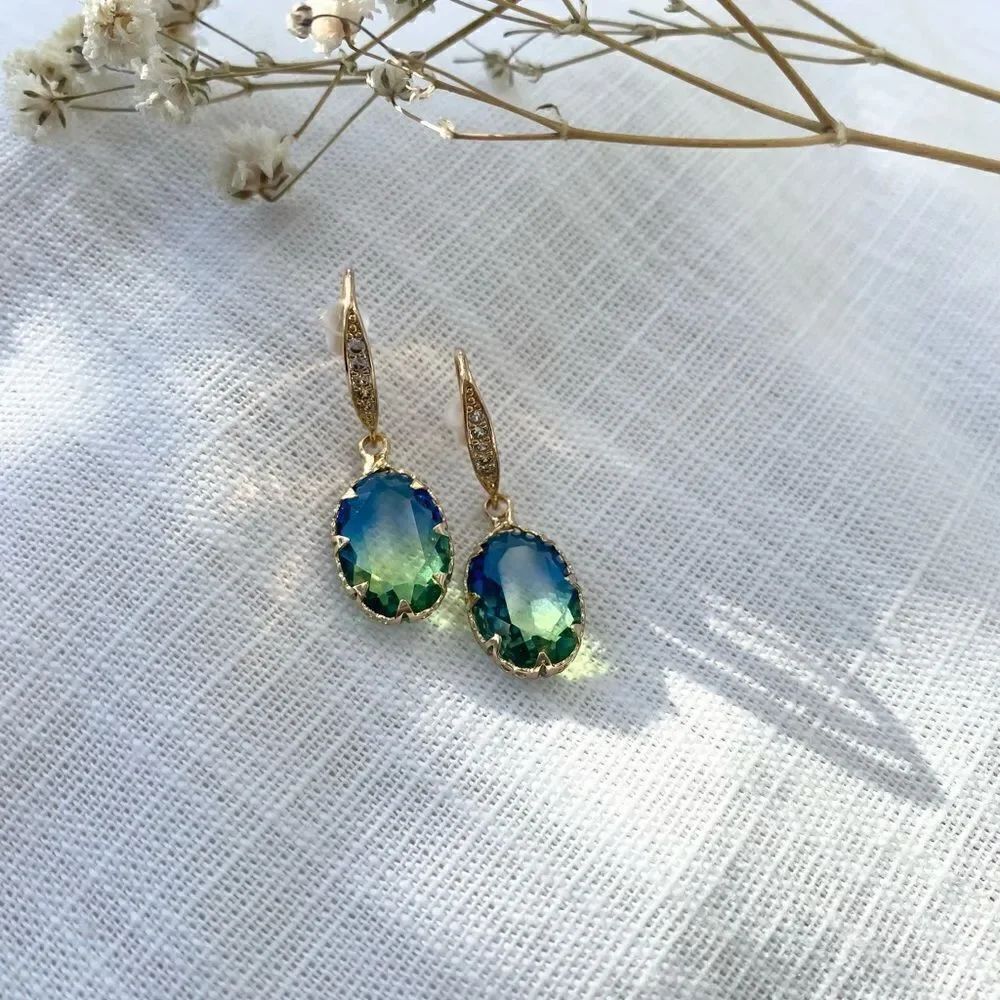Zircon ombré drop earrings 💙💚